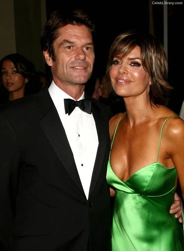Lisa Rinna photo 24 of 197