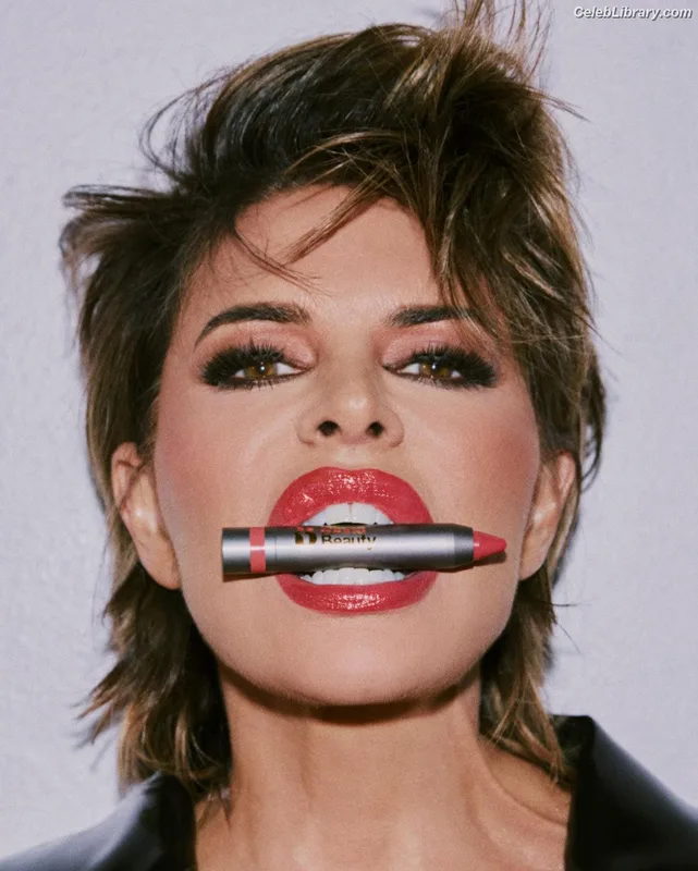 Lisa Rinna photo 15 of 197
