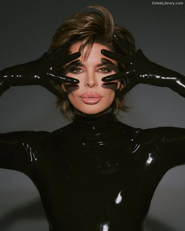 Lisa Rinna photo 22 of 197