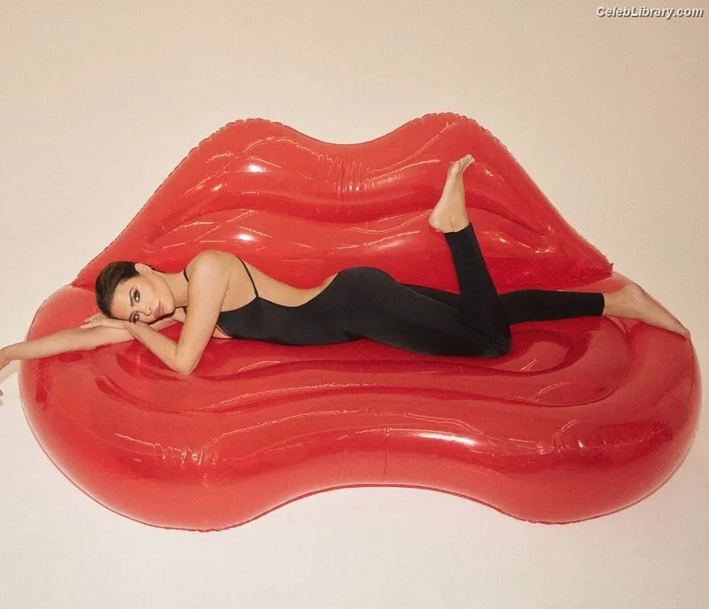 Lisa Rinna photo 3 of 197