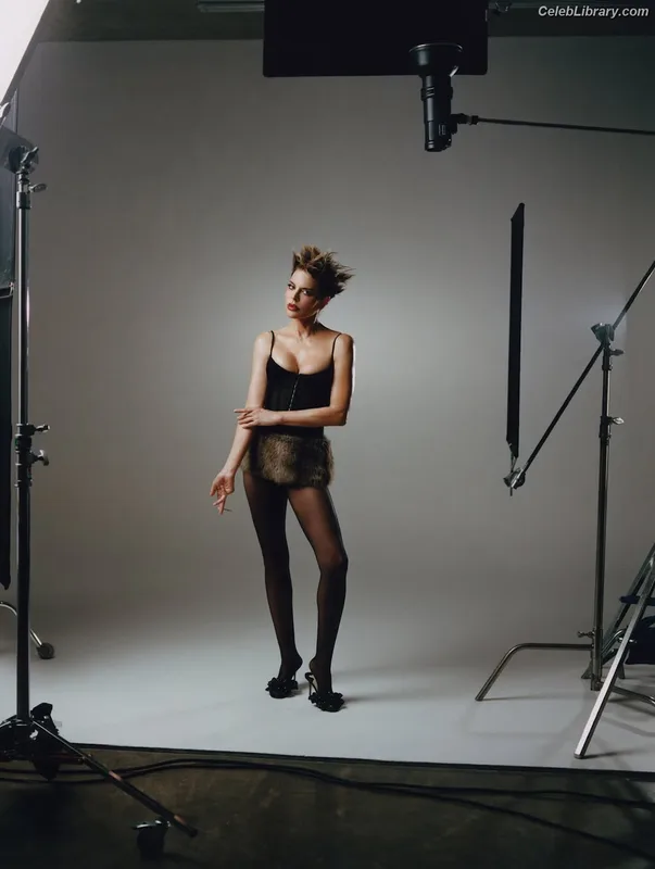 Lisa Rinna photo 7 of 197