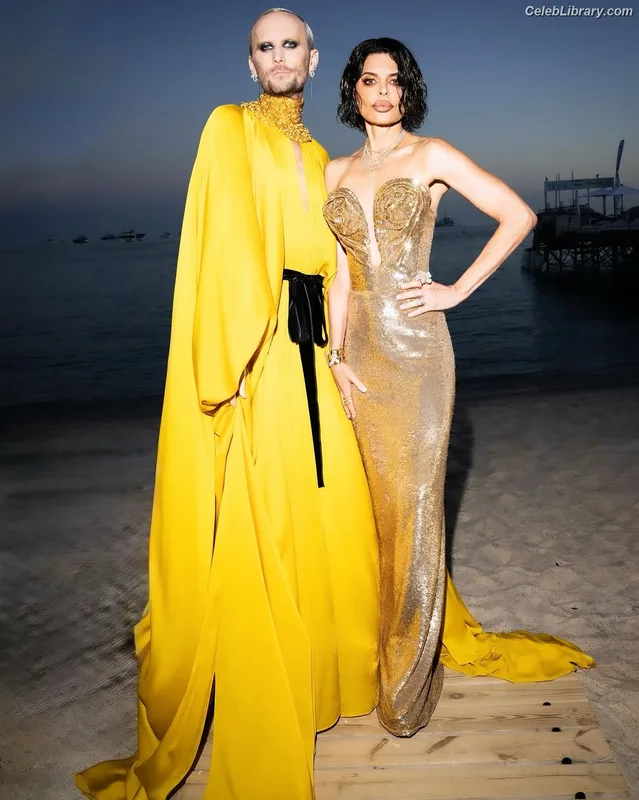 Lisa Rinna photo 14 of 197