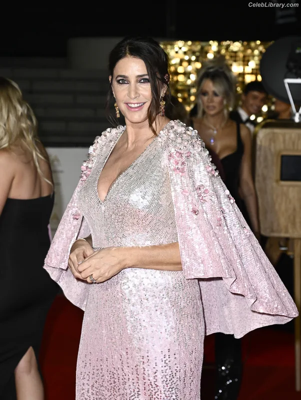 Lisa Snowdon photo 4 of 183
