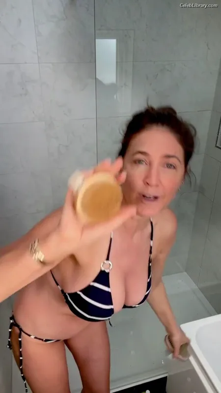 Lisa Snowdon photo 4 of 183