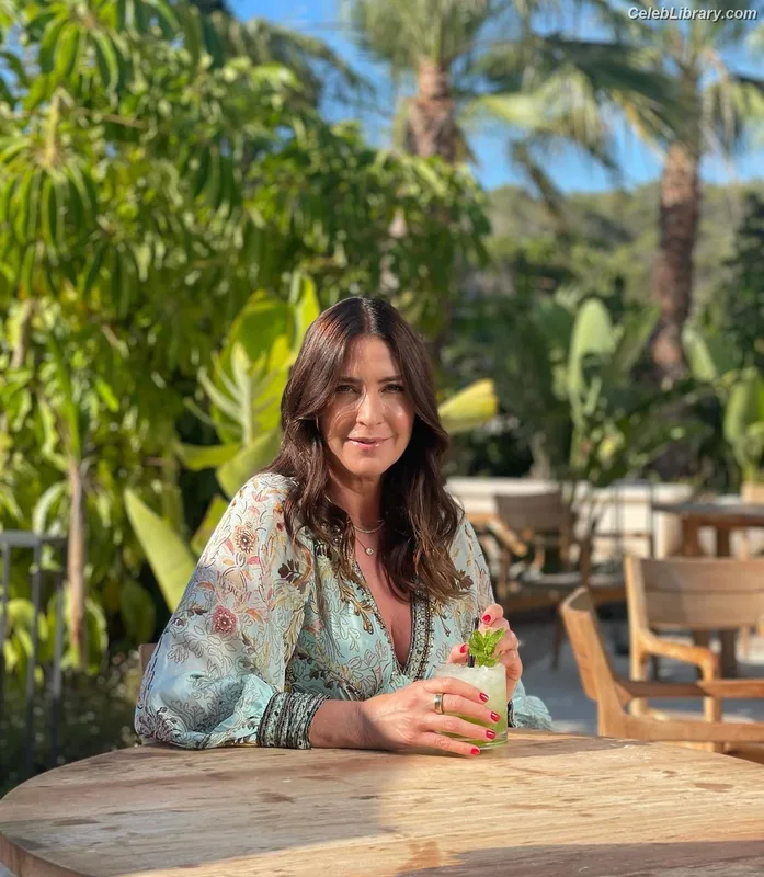 Lisa Snowdon photo 8 of 183