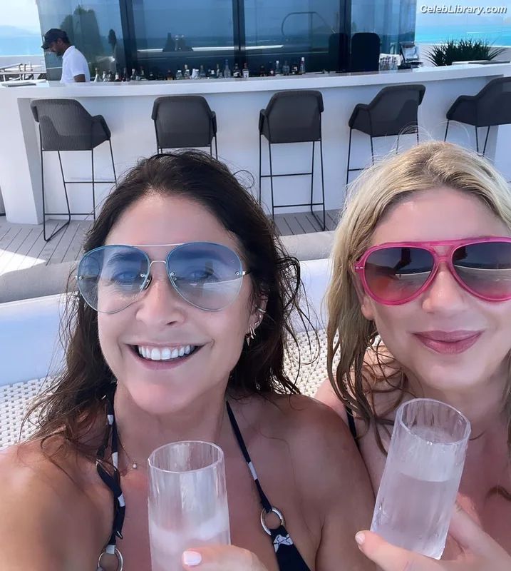 Lisa Snowdon photo 10 of 183