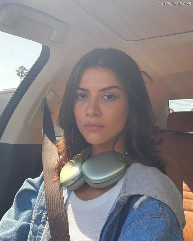 Lisette Olivera photo 5 of 20