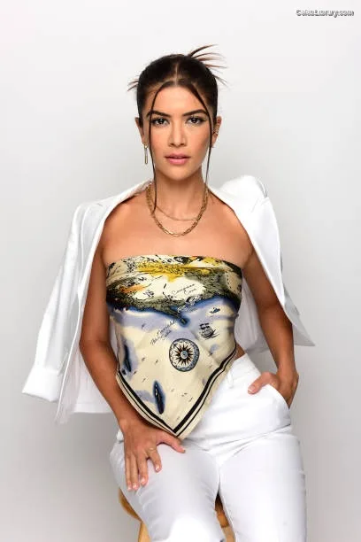 Lisette Olivera photo 14 of 20