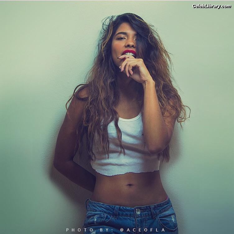 Lisseth Chavez photo 4 of 58