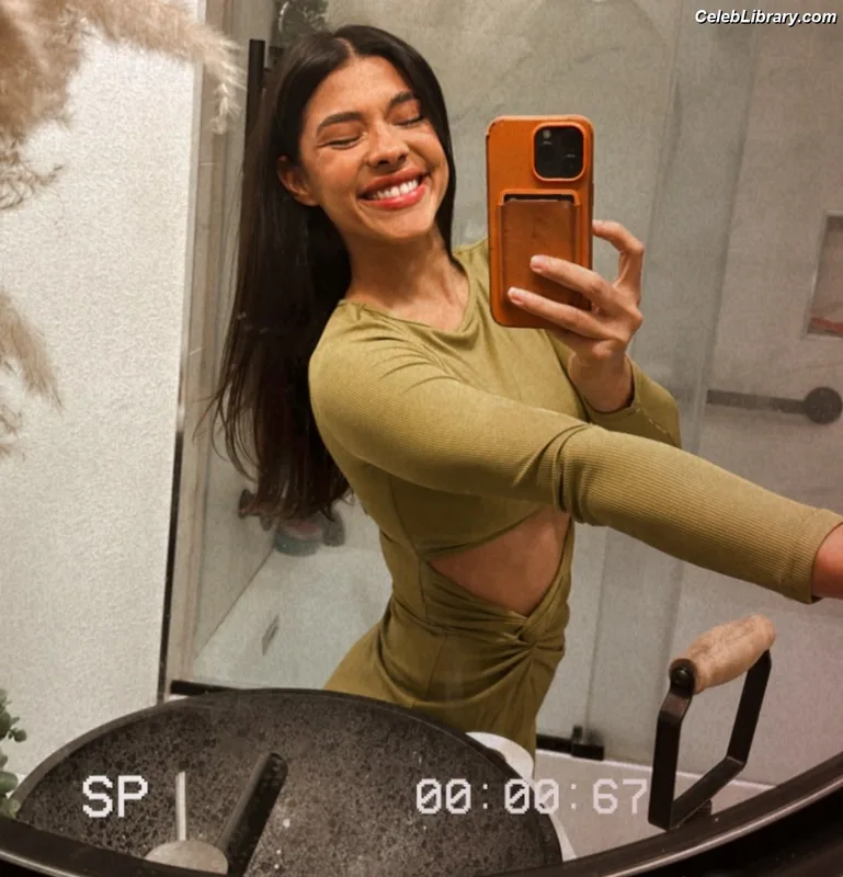 Lisseth Chavez photo 4 of 58