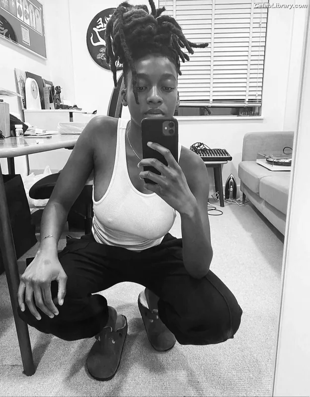 Little Simz photo 24 of 56