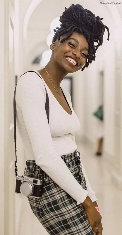 Little Simz photo 1 of 56