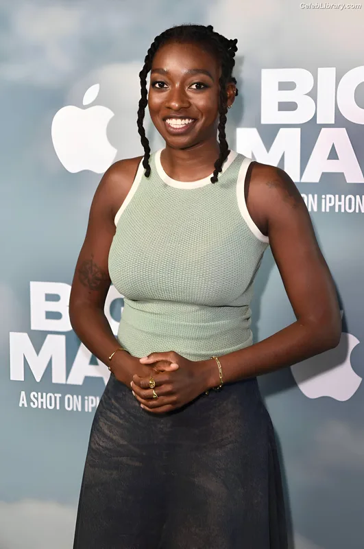 Little Simz photo 4 of 56