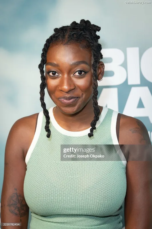 Little Simz photo 17 of 56