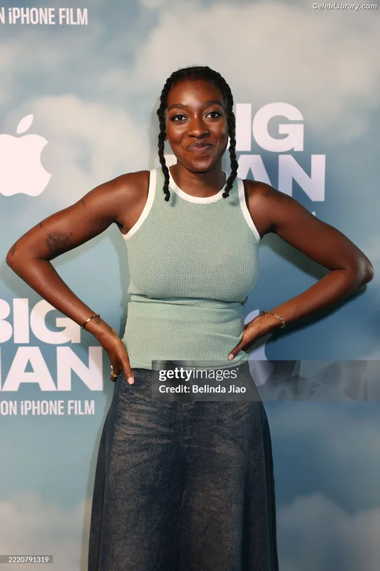 Little Simz photo 21 of 56