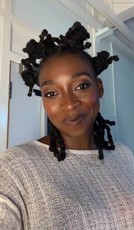 Little Simz photo 1 of 56