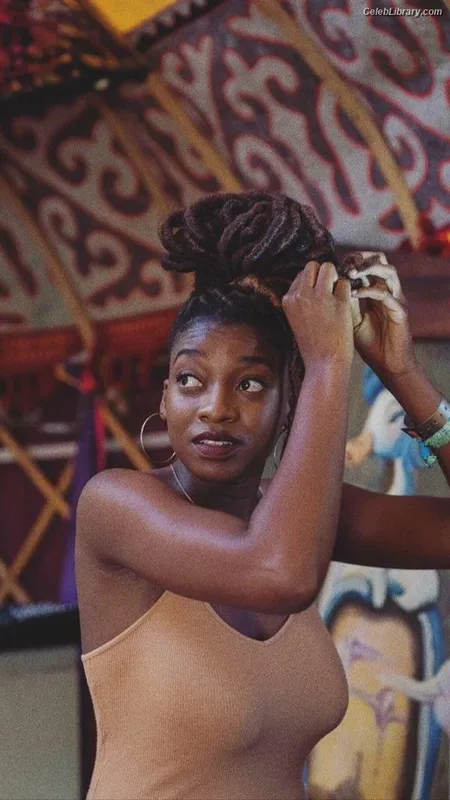 Little Simz photo 2 of 56