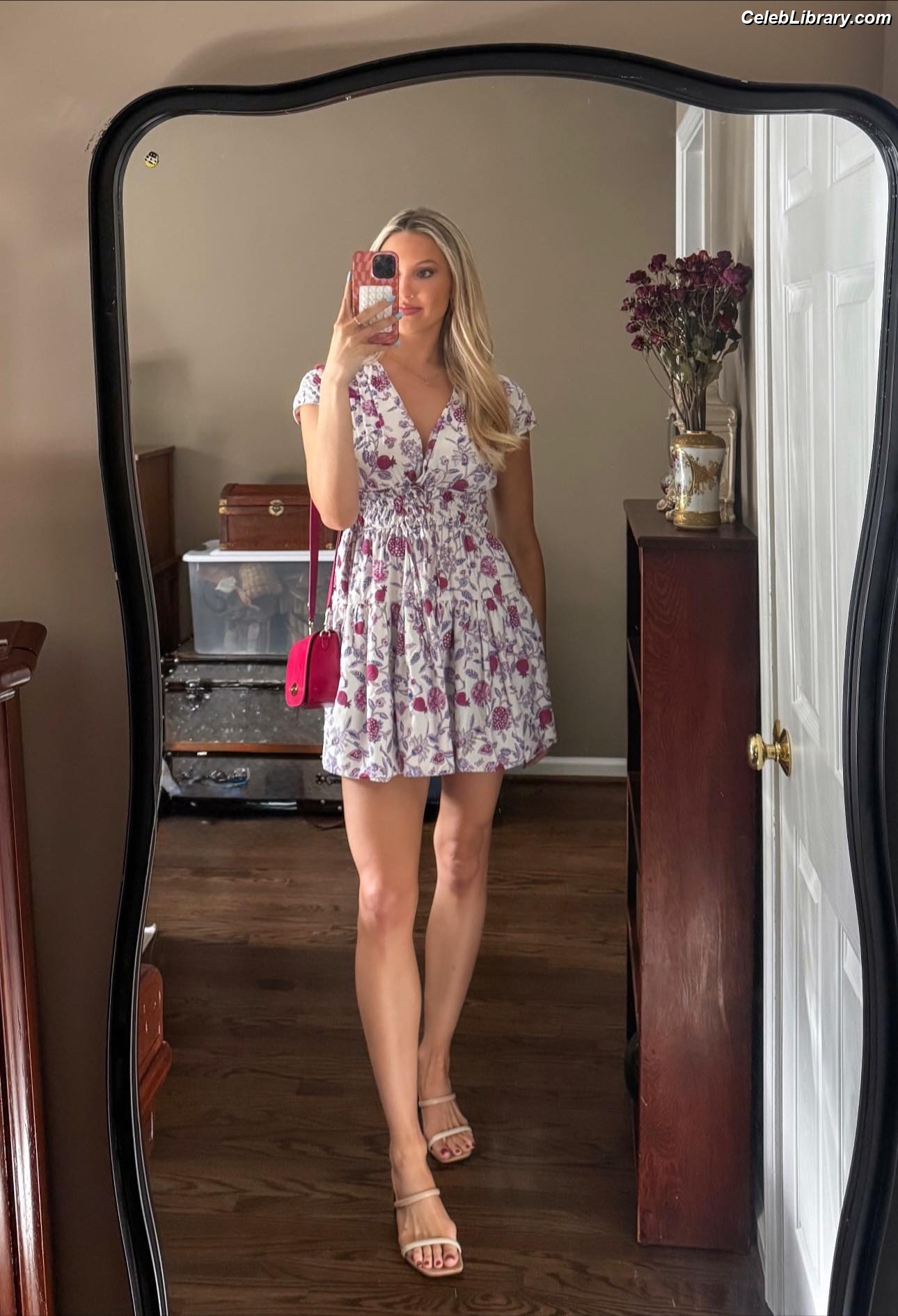 Liv Johnson photo 6 of 151