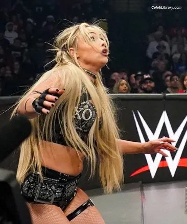 Liv Morgan photo 1 of 1803