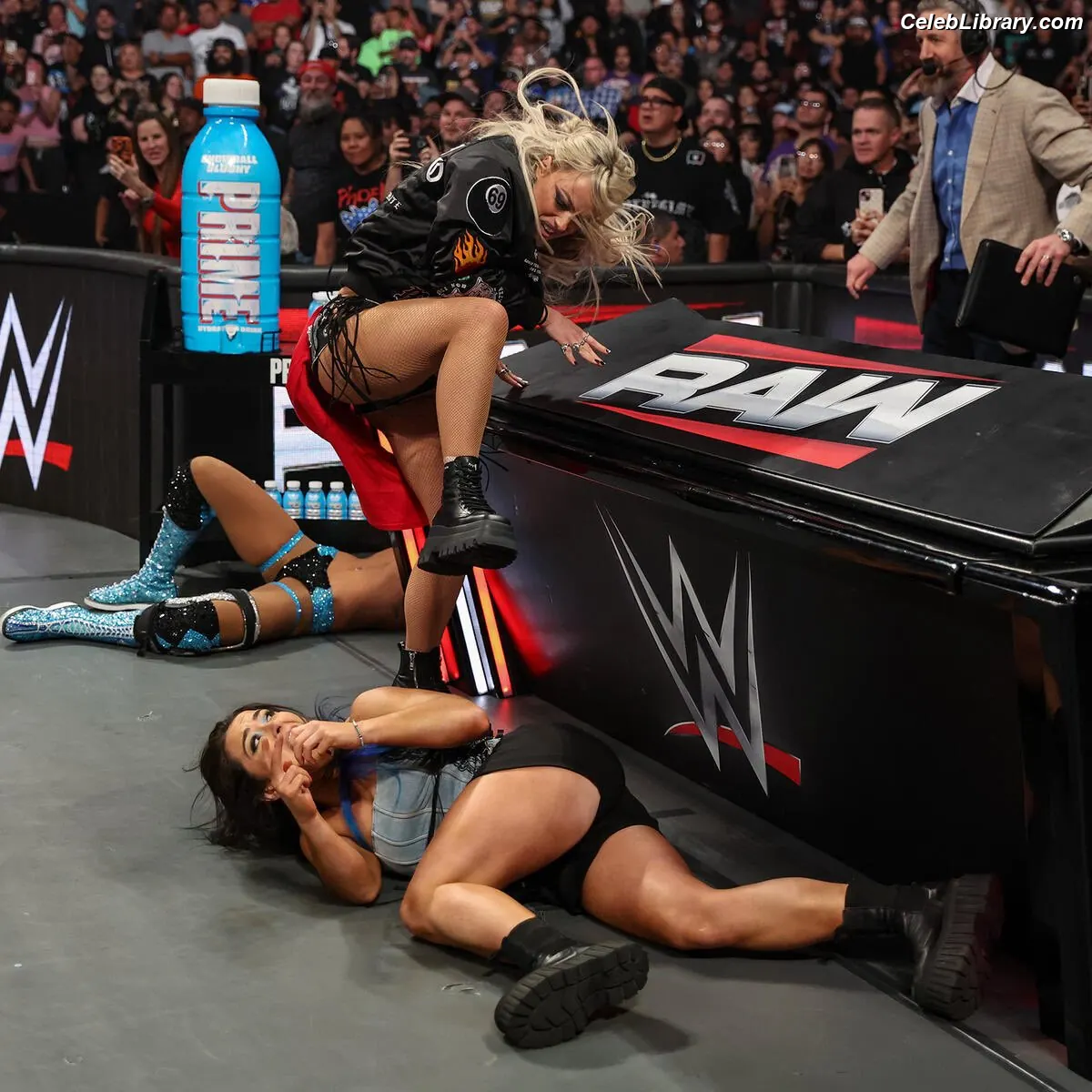Liv Morgan photo 1 of 1803