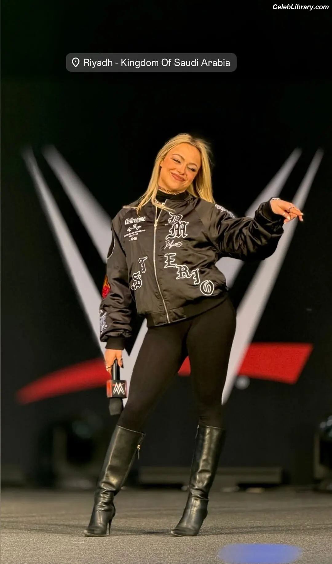 Liv Morgan photo 1 of 1803