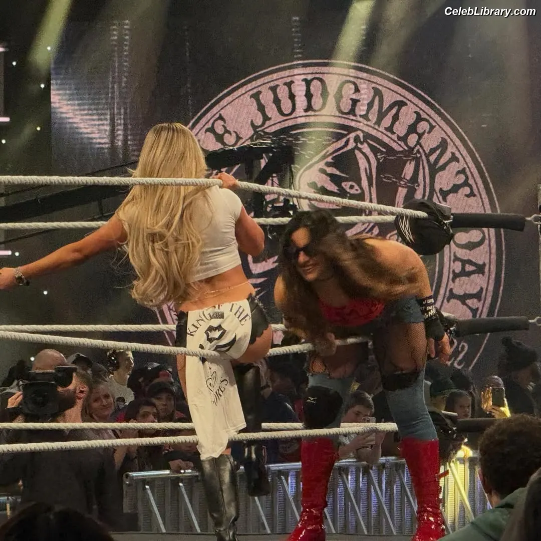 Liv Morgan photo 9 of 1803