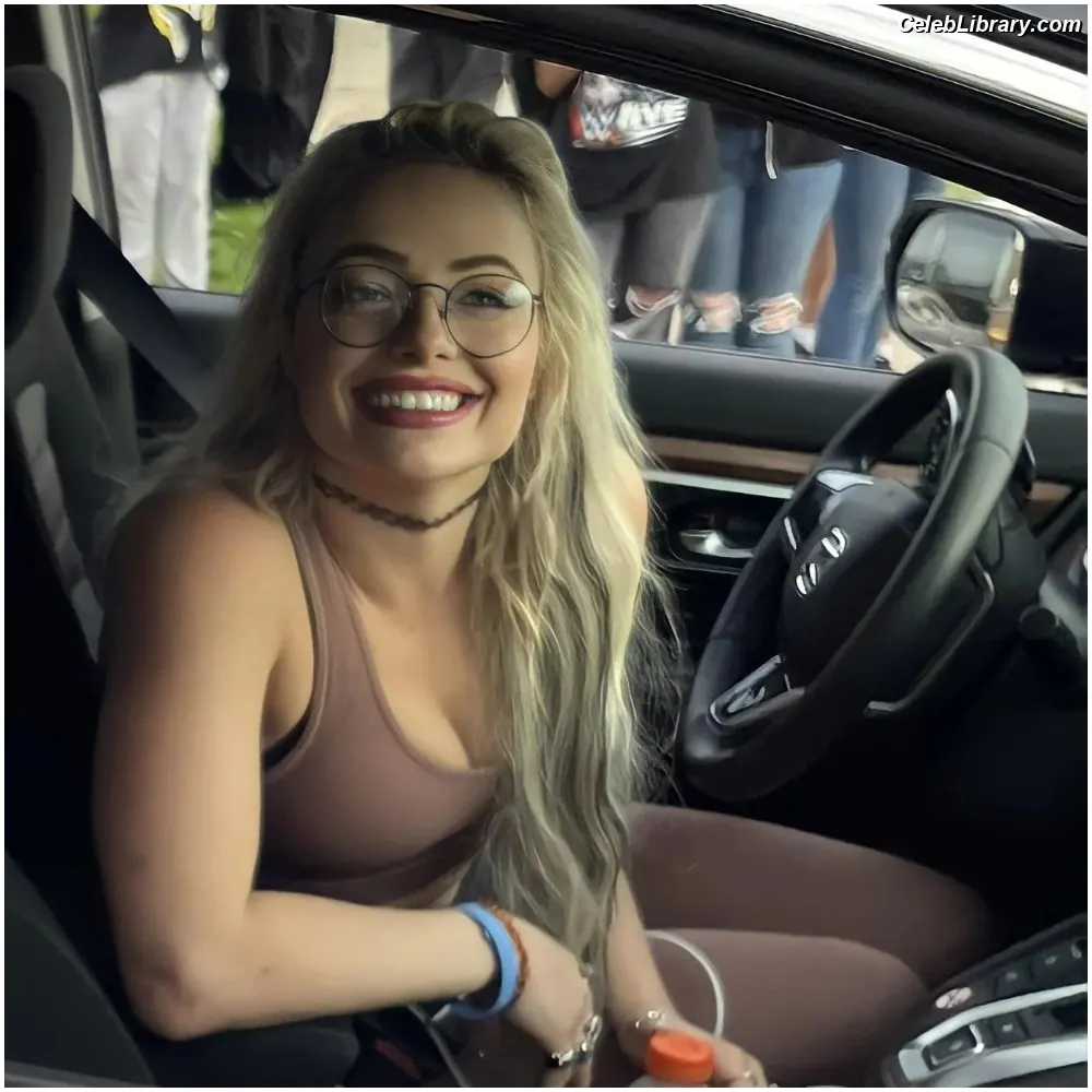Liv Morgan photo 12 of 1803