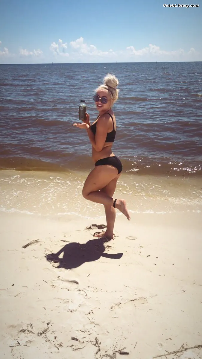 Liv Morgan photo 11 of 1803