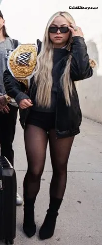 Liv Morgan photo 1 of 1803
