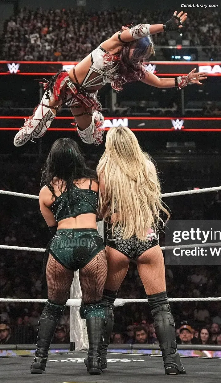 Liv Morgan photo 8 of 1803