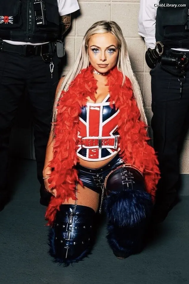 Liv Morgan photo 4 of 1803