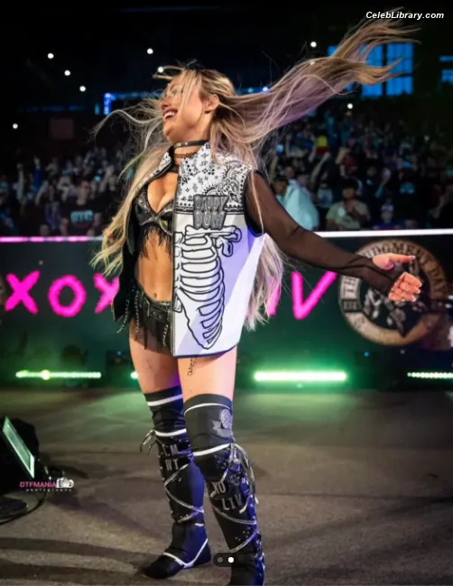 Liv Morgan photo 10 of 1803