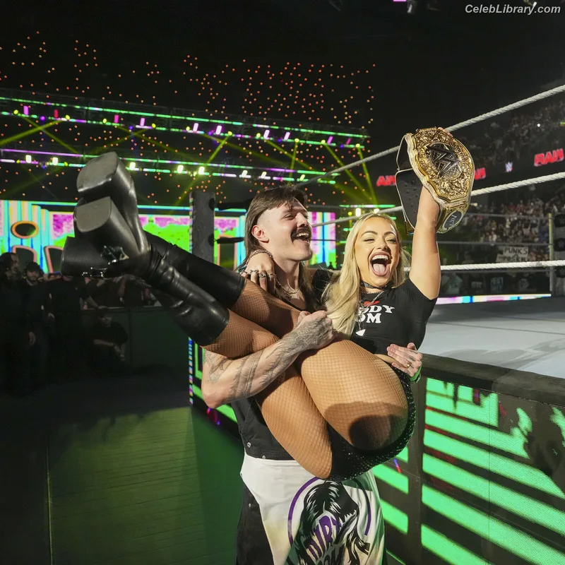 Liv Morgan photo 2 of 1800
