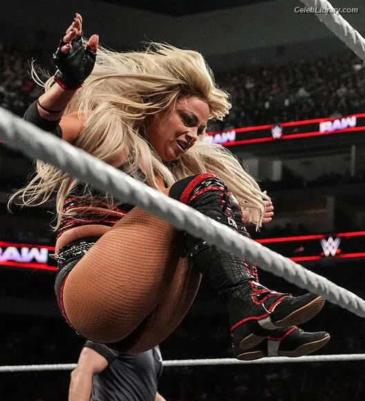 Liv Morgan photo 3 of 1800