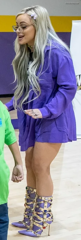 Liv Morgan photo 6 of 1800