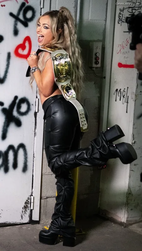 Liv Morgan photo 2 of 1800