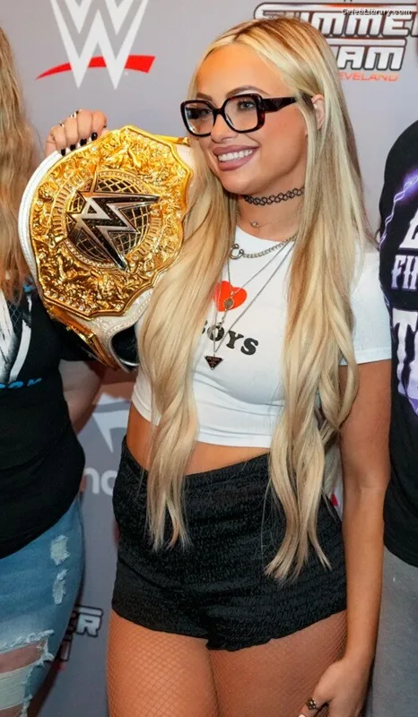 Liv Morgan photo 24 of 1800