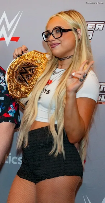 Liv Morgan photo 9 of 1800