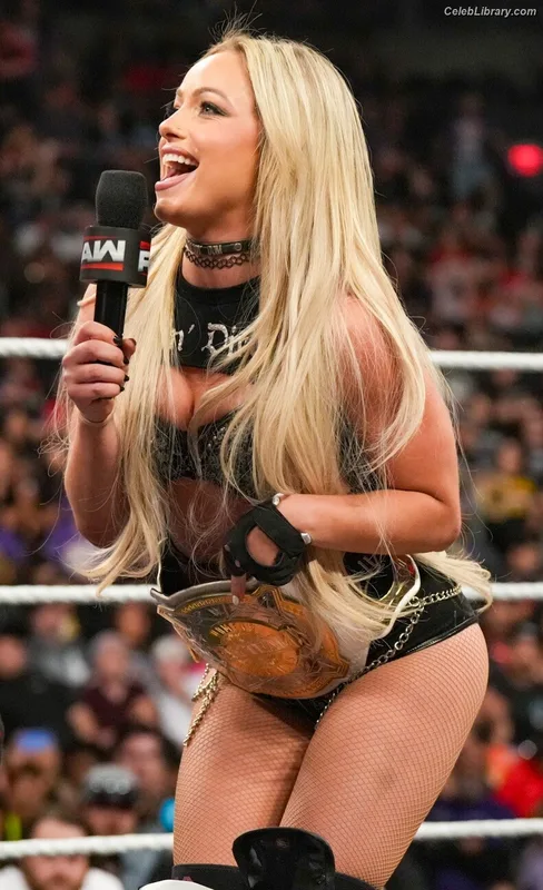 Liv Morgan photo 4 of 1800