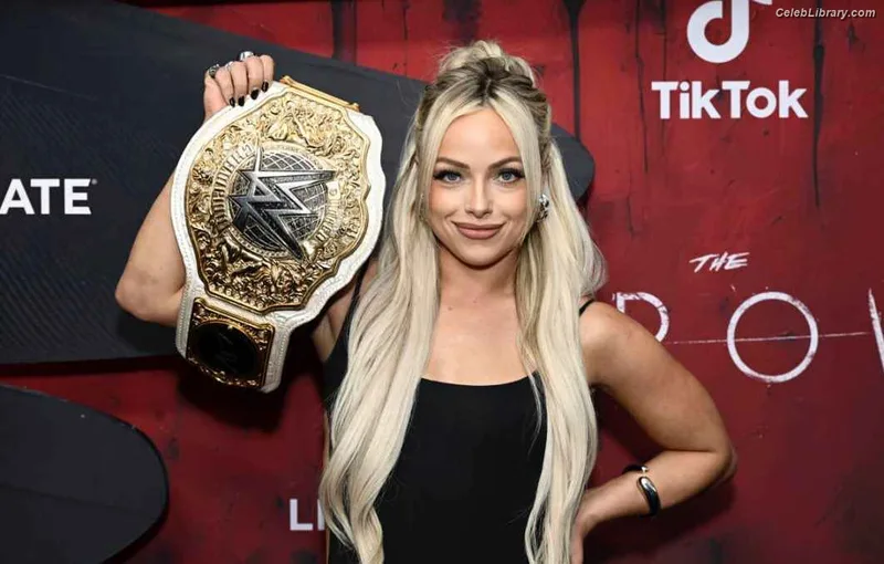 Liv Morgan photo 3 of 1800