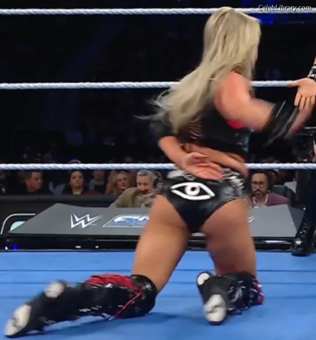 Liv Morgan photo 6 of 1800