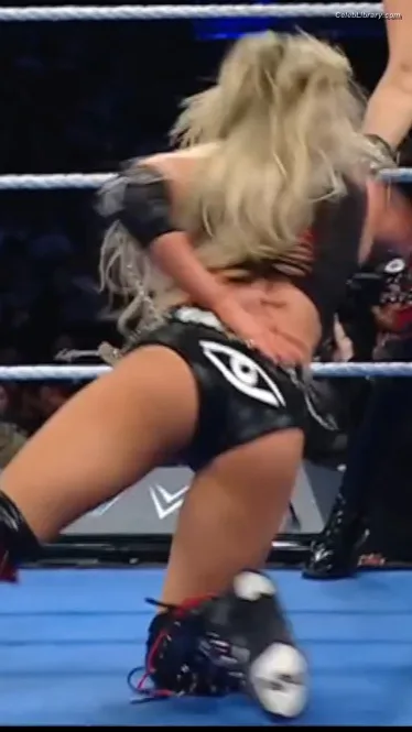 Liv Morgan photo 7 of 1800