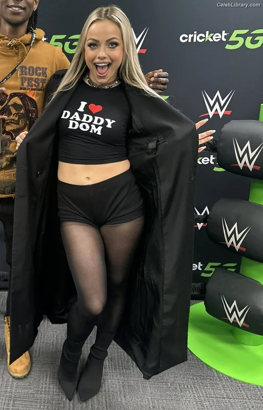 Liv Morgan photo 1 of 1800