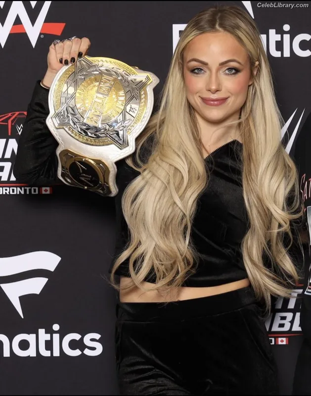 Liv Morgan photo 9 of 1800