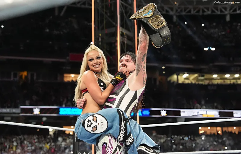 Liv Morgan photo 1 of 1800