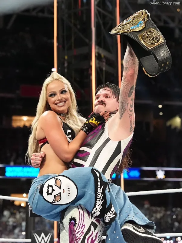 Liv Morgan photo 7 of 1800