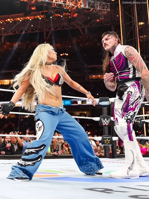 Liv Morgan photo 8 of 1800