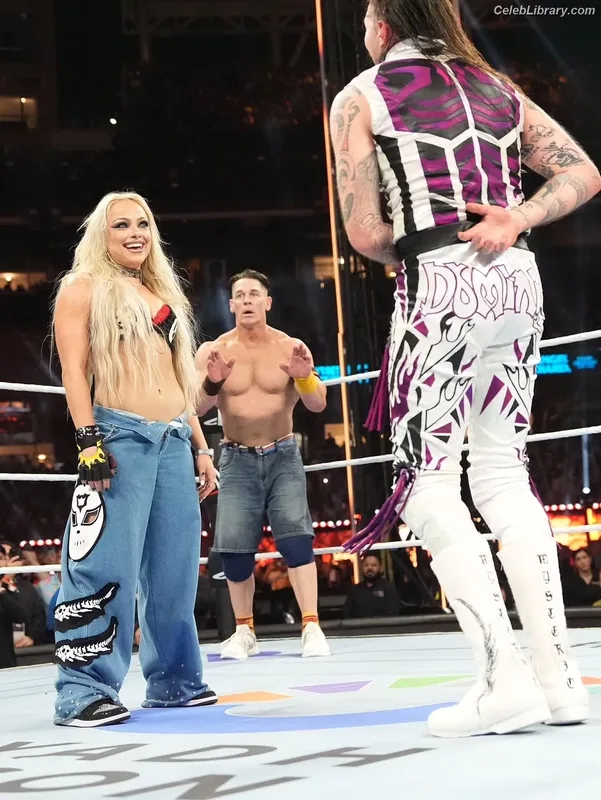 Liv Morgan photo 9 of 1800