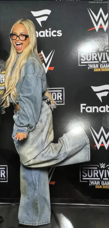 Liv Morgan photo 7 of 1800
