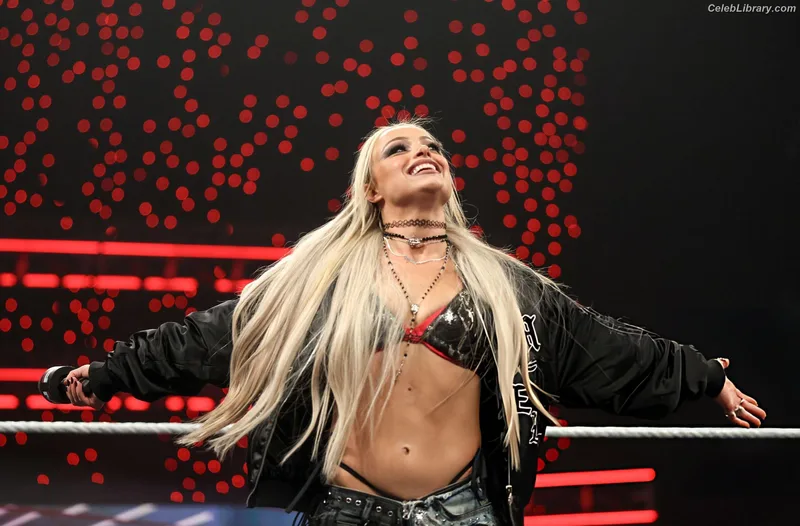 Liv Morgan photo 1 of 1800